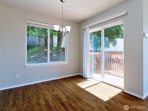 2409 NE 11th Court, Renton WA 98056