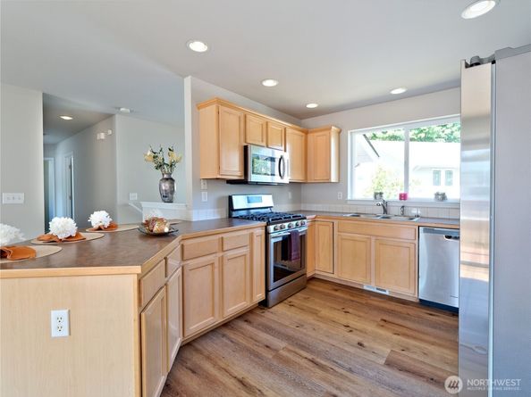 2409 NE 11th Court, Renton WA 98056