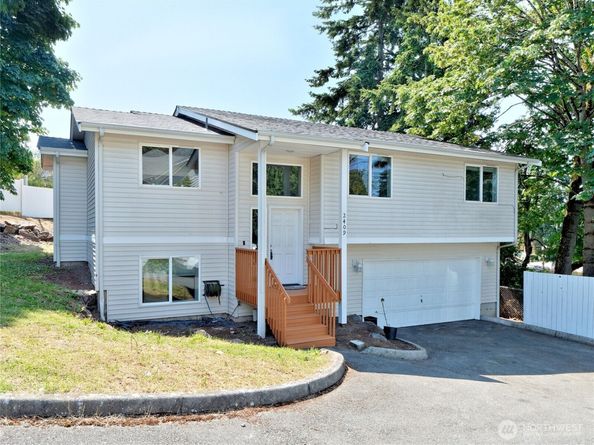 2409 NE 11th Court, Renton WA 98056