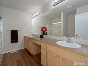 2409 NE 11th Court, Renton WA 98056