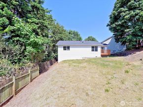 2409 NE 11th Court, Renton WA 98056