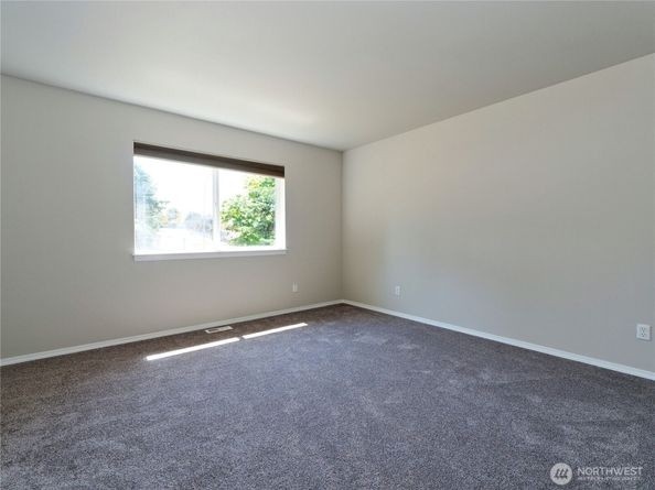 2409 NE 11th Court, Renton WA 98056