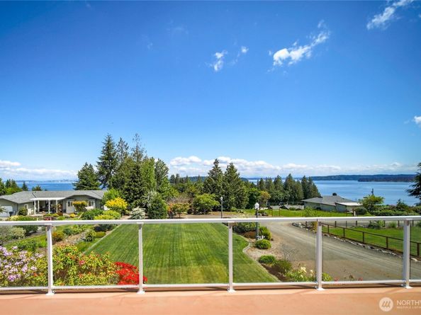 8151 E Seaview Drive, Port Orchard WA 98366