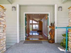 8151 E Seaview Drive, Port Orchard WA 98366