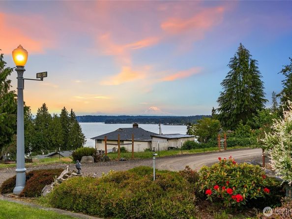 8151 E Seaview Drive, Port Orchard WA 98366