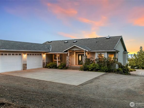 8151 E Seaview Drive, Port Orchard WA 98366