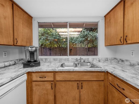 19029 56th Lane NE, Kenmore WA 98028