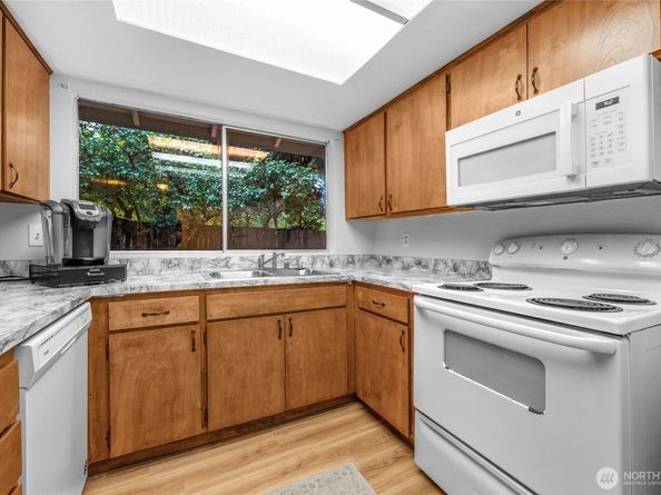 19029 56th Lane NE, Kenmore WA 98028