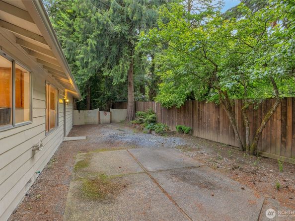 19029 56th Lane NE, Kenmore WA 98028