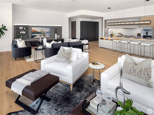 838 Avenue Square NE 2602, Bellevue WA 98004