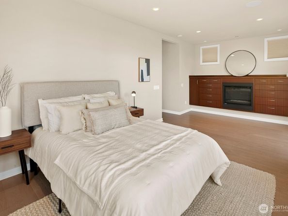 1311 Palm Ave SW, Seattle WA 98116