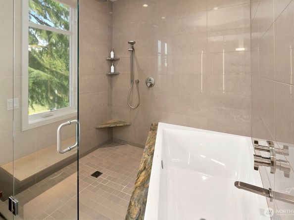 1311 Palm Ave SW, Seattle WA 98116