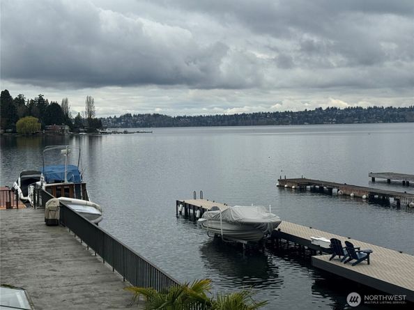 4561 Lake Washington Boulevard NE 203, Kirkland WA 98033