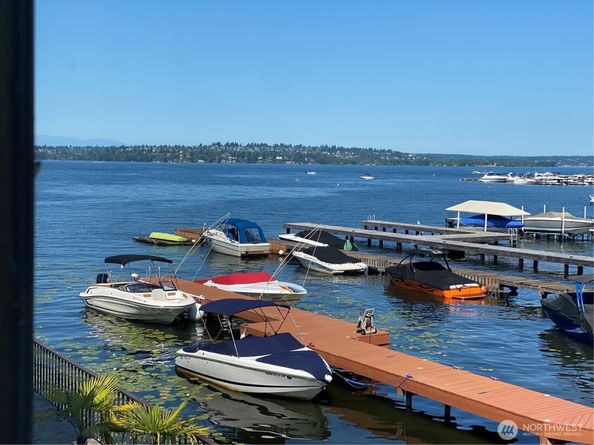 4561 Lake Washington Boulevard NE 203, Kirkland WA 98033