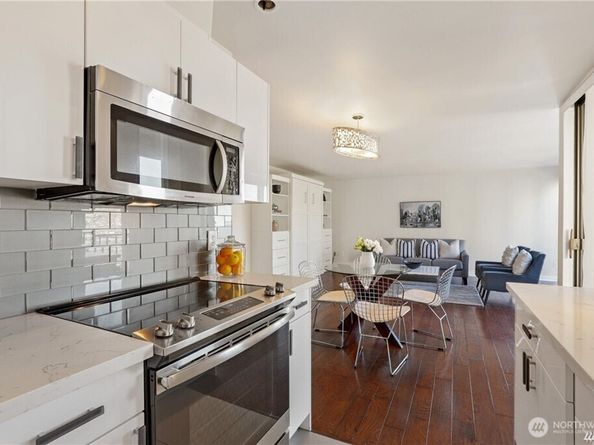 4561 Lake Washington Boulevard NE 203, Kirkland WA 98033