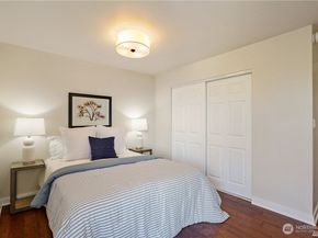 4561 Lake Washington Boulevard NE 203, Kirkland WA 98033