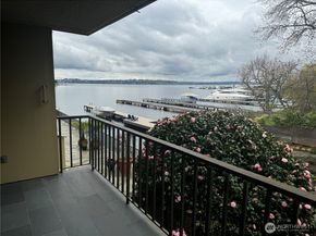 4561 Lake Washington Boulevard NE 203, Kirkland WA 98033
