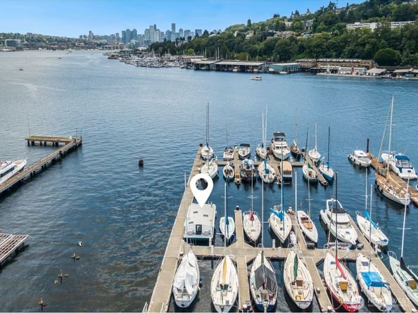 1101 N Northlake Way 41, Seattle WA 98103
