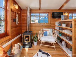 1101 N Northlake Way 41, Seattle WA 98103