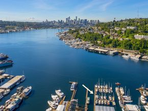 1101 N Northlake Way 41, Seattle WA 98103