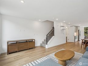 8638 39th Avenue S, Seattle WA 98118