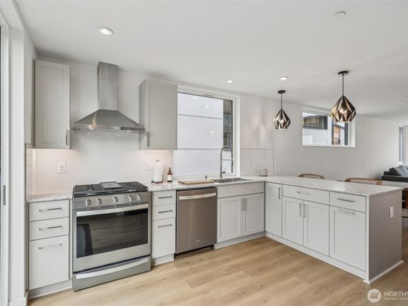 8638 39th Avenue S, Seattle WA 98118