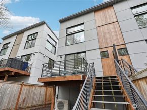 8638 39th Avenue S, Seattle WA 98118