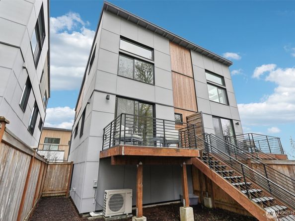 8638 39th Avenue S, Seattle WA 98118