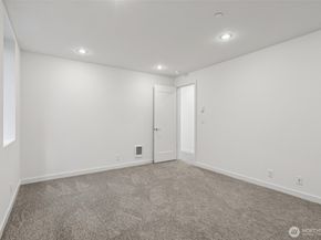 8638 39th Avenue S, Seattle WA 98118