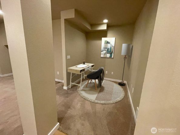925 110th Avenue NE 307, Bellevue WA 98004