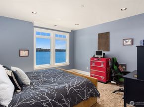 8233 W Mercer Way, Mercer Island WA 98040