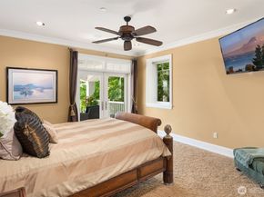 8233 W Mercer Way, Mercer Island WA 98040
