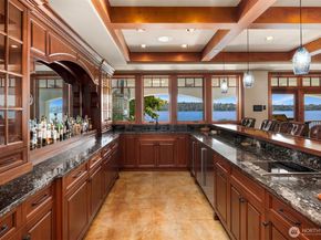 8233 W Mercer Way, Mercer Island WA 98040