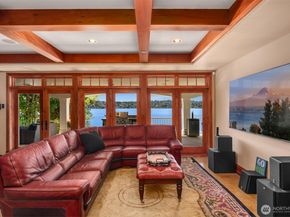 8233 W Mercer Way, Mercer Island WA 98040