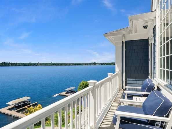 8233 W Mercer Way, Mercer Island WA 98040