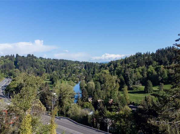 8904 NE 173rd Place A, Bothell WA 98011