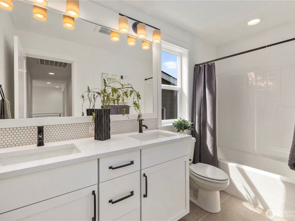 4132 220th Place SE, Bothell WA 98021