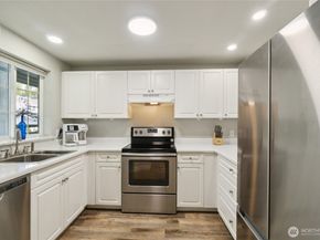 23321 Cedar Way J204, Mountlake Terrace WA 98043