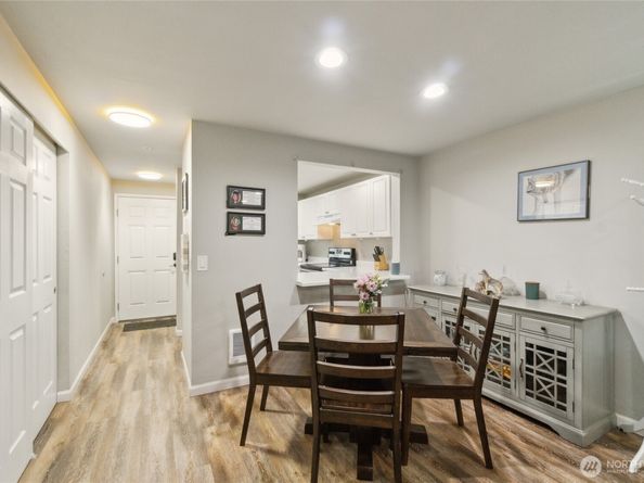 23321 Cedar Way J204, Mountlake Terrace WA 98043