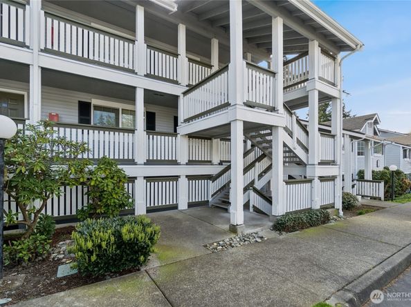 23321 Cedar Way J204, Mountlake Terrace WA 98043