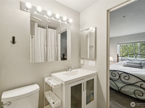 23321 Cedar Way J204, Mountlake Terrace WA 98043