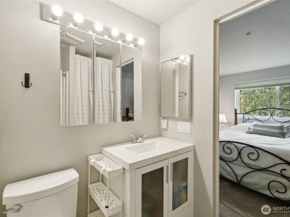 23321 Cedar Way J204, Mountlake Terrace WA 98043