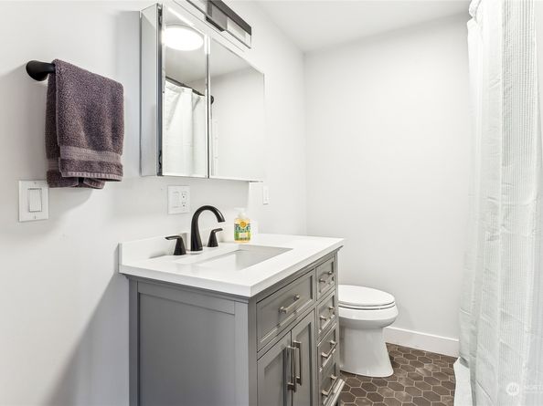 12504 SW 232nd Street, Vashon WA 98070