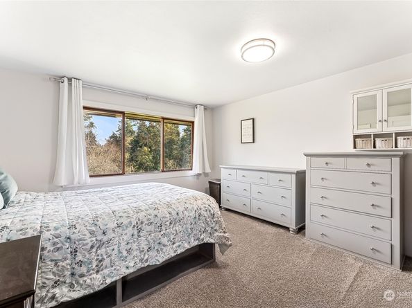 12504 SW 232nd Street, Vashon WA 98070