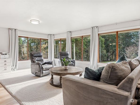 12504 SW 232nd Street, Vashon WA 98070