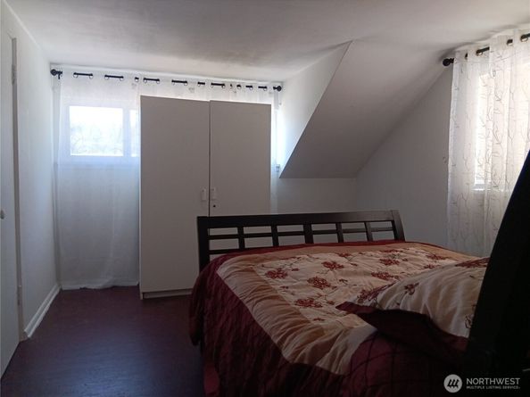 522 NE 127th Street, Seattle WA 98125