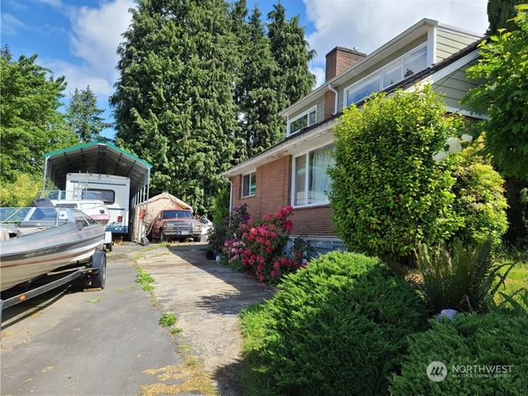 522 NE 127th Street, Seattle WA 98125