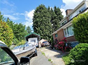 522 NE 127th Street, Seattle WA 98125
