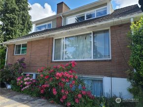522 NE 127th Street, Seattle WA 98125