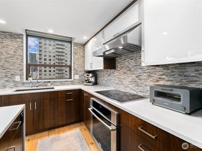 2621 2nd Avenue 1002, Seattle WA 98121